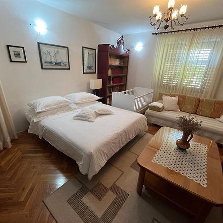 Apartman Mladenka ซูเปตาร์ ภายนอก รูปภาพ