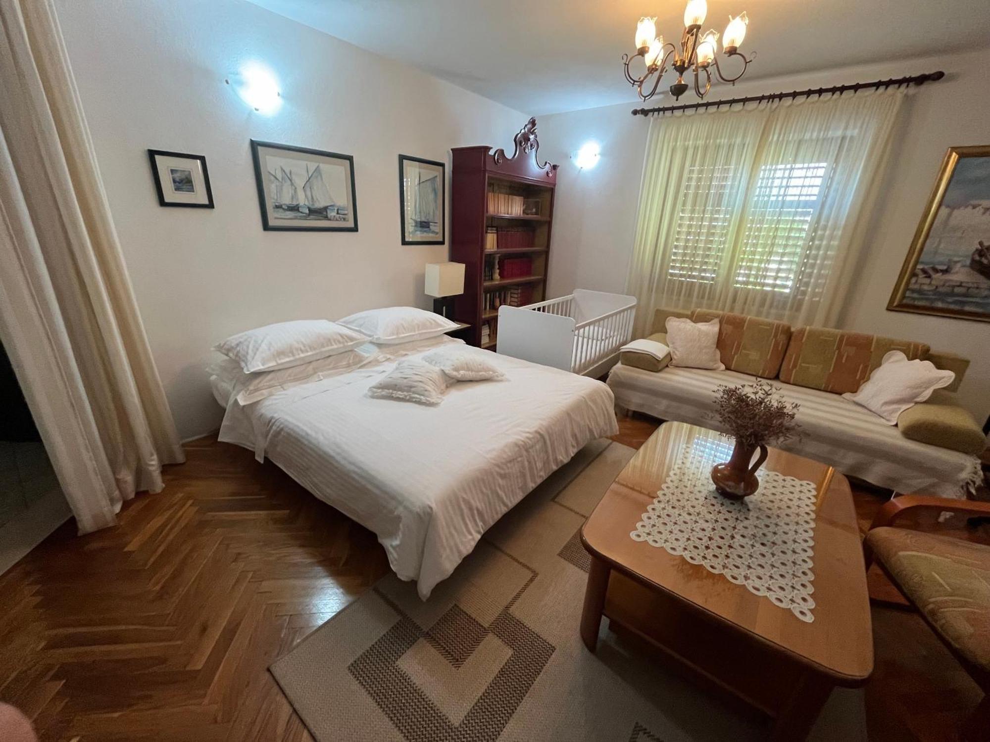 Apartman Mladenka ซูเปตาร์ ภายนอก รูปภาพ