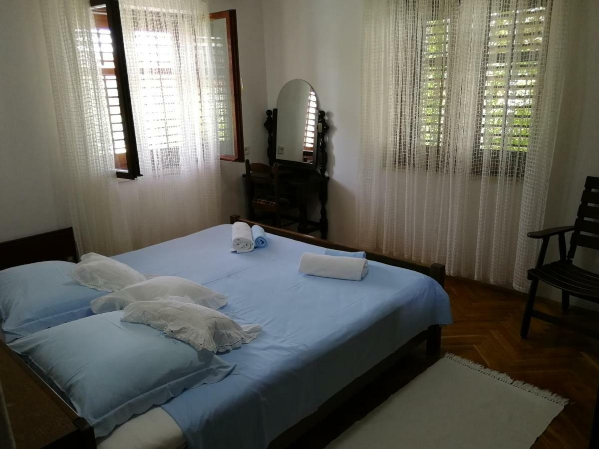 Apartman Mladenka ซูเปตาร์ ภายนอก รูปภาพ