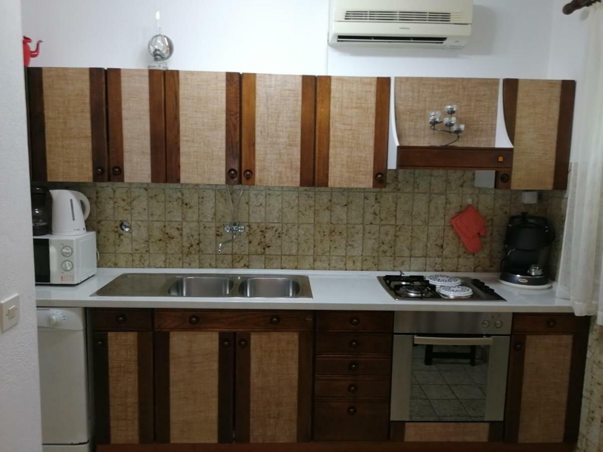 Apartman Mladenka ซูเปตาร์ ภายนอก รูปภาพ