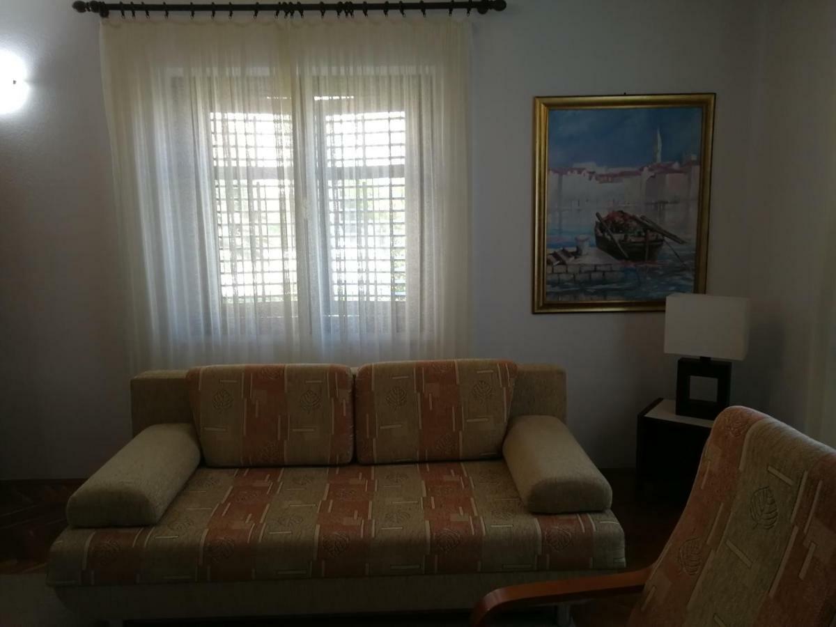 Apartman Mladenka ซูเปตาร์ ภายนอก รูปภาพ