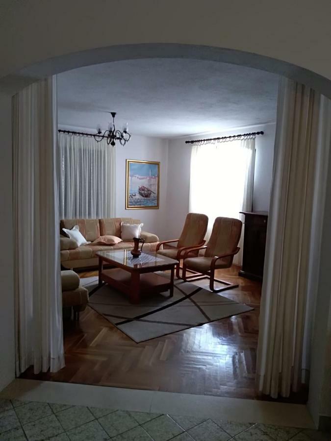 Apartman Mladenka ซูเปตาร์ ภายนอก รูปภาพ